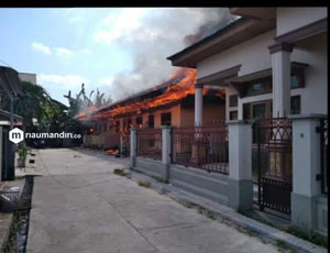 Diduga Korsleting Arus Pendek, 6 Rumah di Tobek Godang Hangus Terbakar